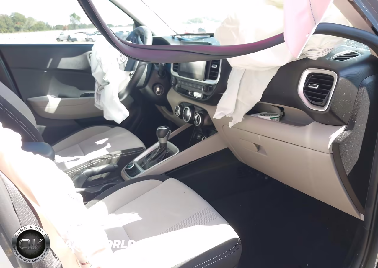 2023 Hyundai Venue Sel VIN:KMHRC8A31PU223829 - 5