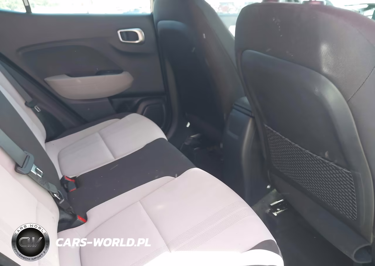 2023 Hyundai Venue Sel VIN:KMHRC8A31PU223829 - 8