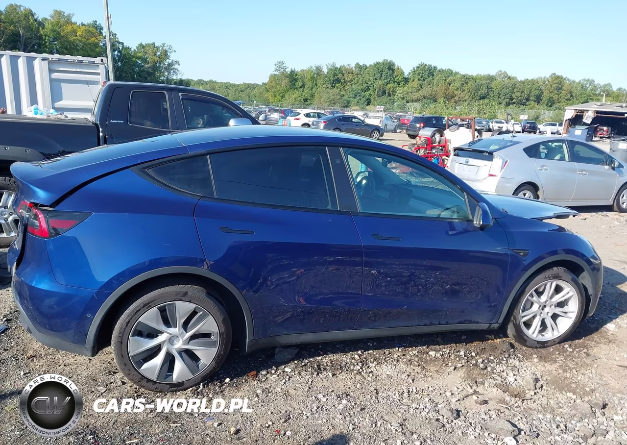 2022 Tesla Model Y Long Range Dual Motor All-Wheel Drive VIN:7SAYGAEE7NF465220 - 13