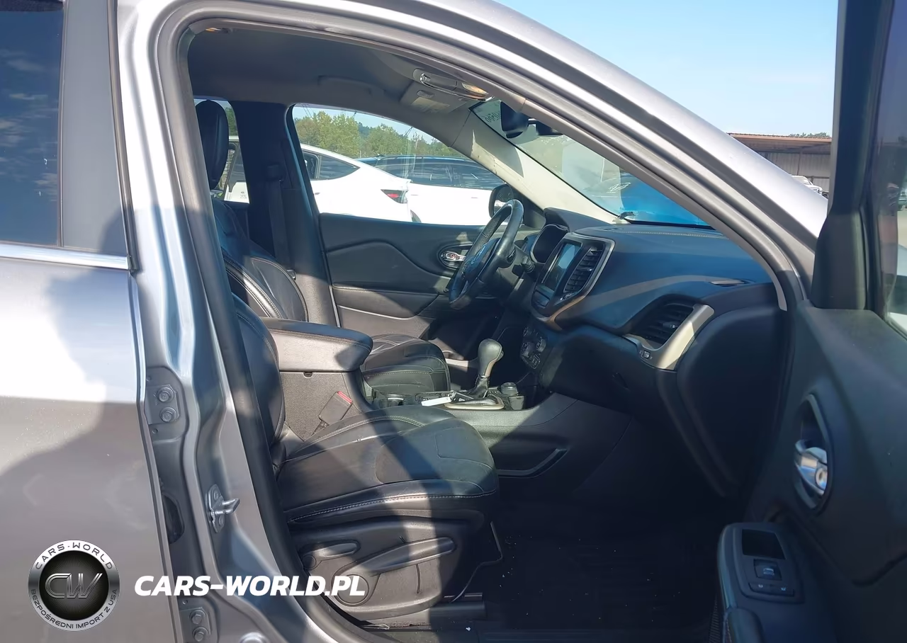 2017 Jeep Cherokee Limited 4X4 VIN:1C4PJMDBXHW515286 - 5