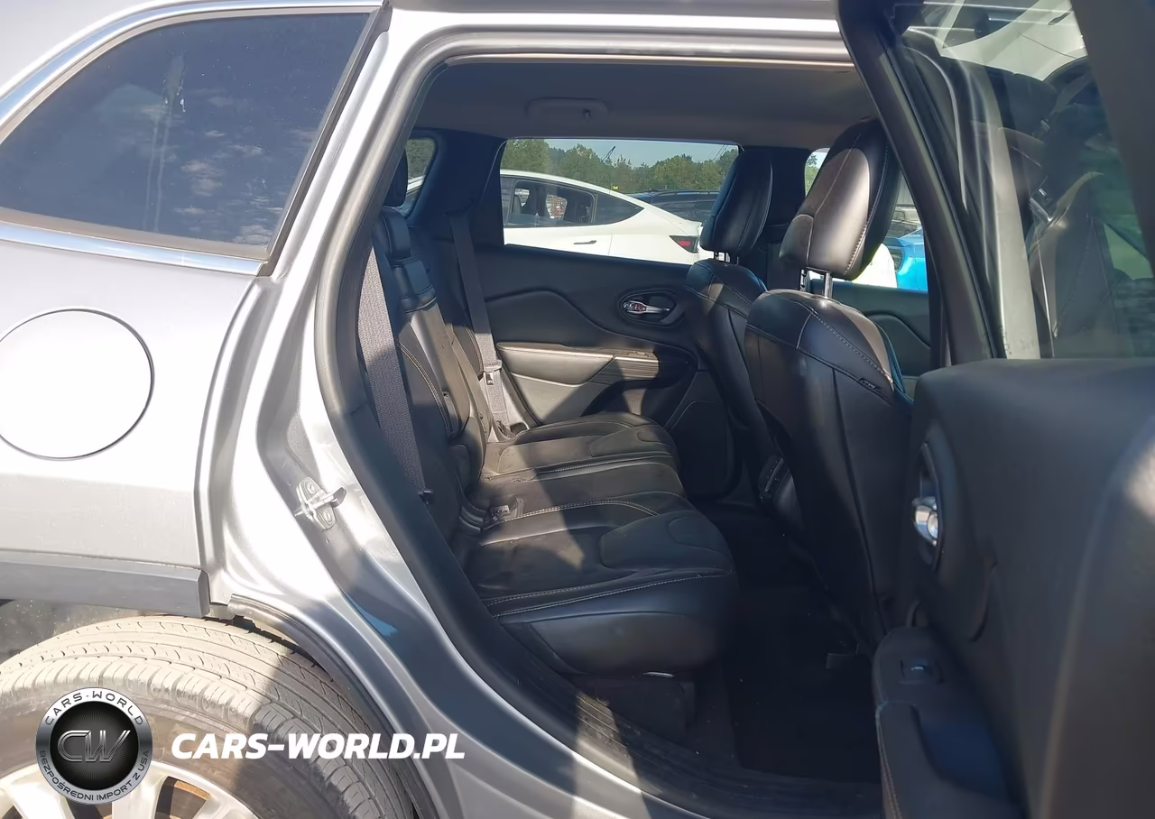 2017 Jeep Cherokee Limited 4X4 VIN:1C4PJMDBXHW515286 - 8