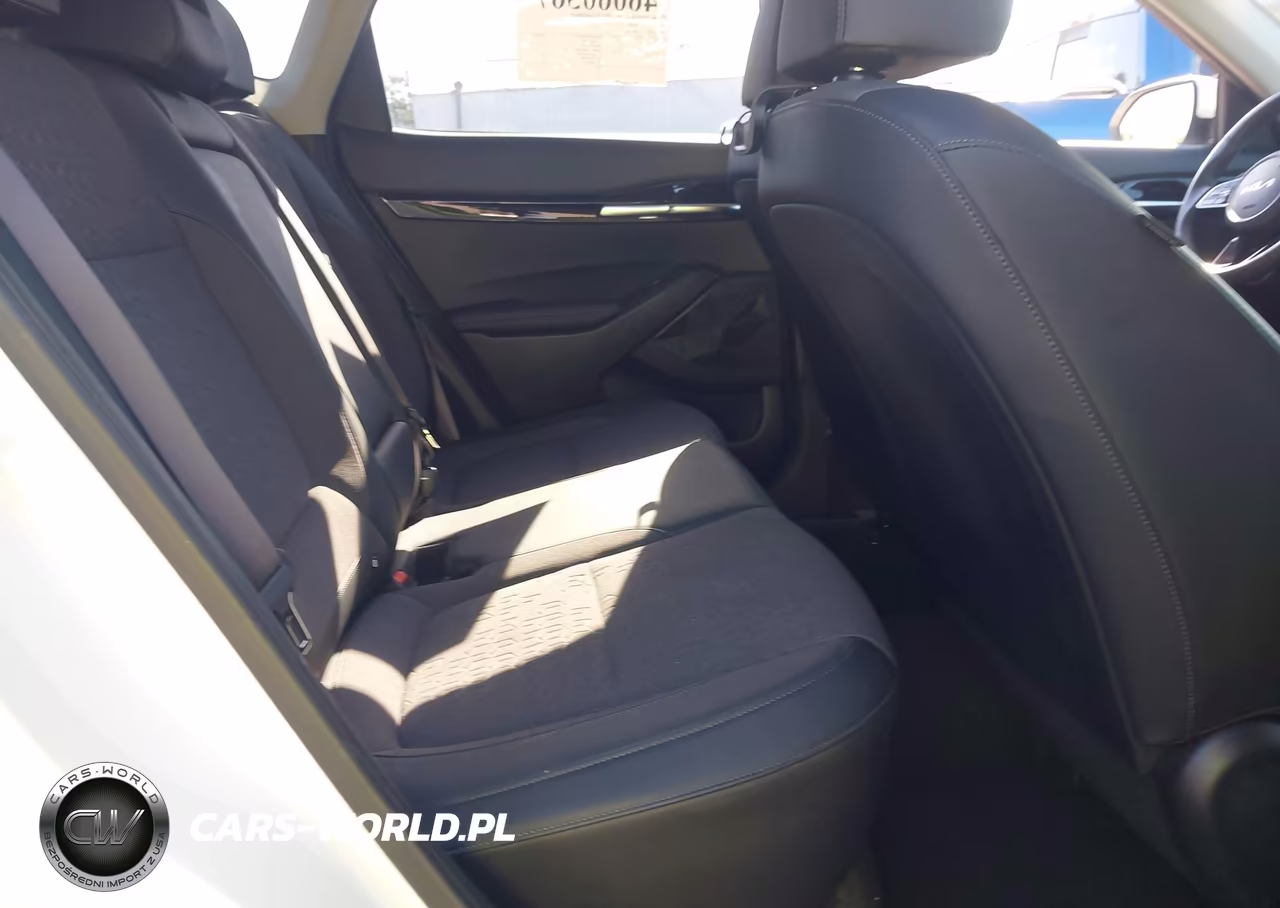 2024 Kia Seltos X-Line VIN:KNDEUCA77R7588264 - 8