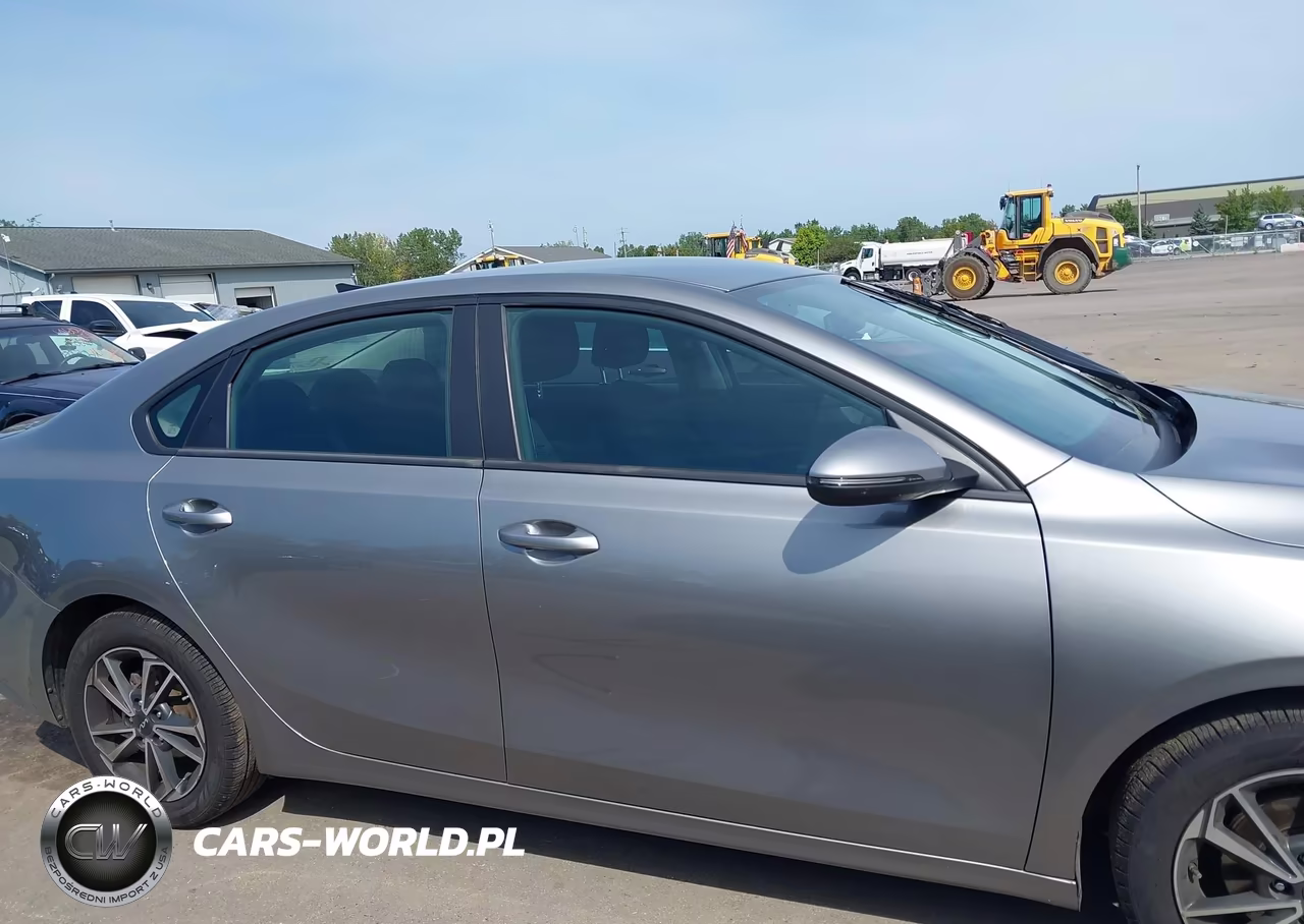 2022 Kia Forte Lxs VIN:3KPF24AD5NE437066 - 13