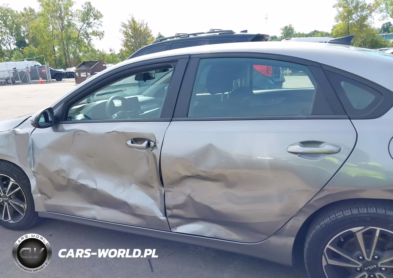 2022 Kia Forte Lxs VIN:3KPF24AD5NE437066 - 14