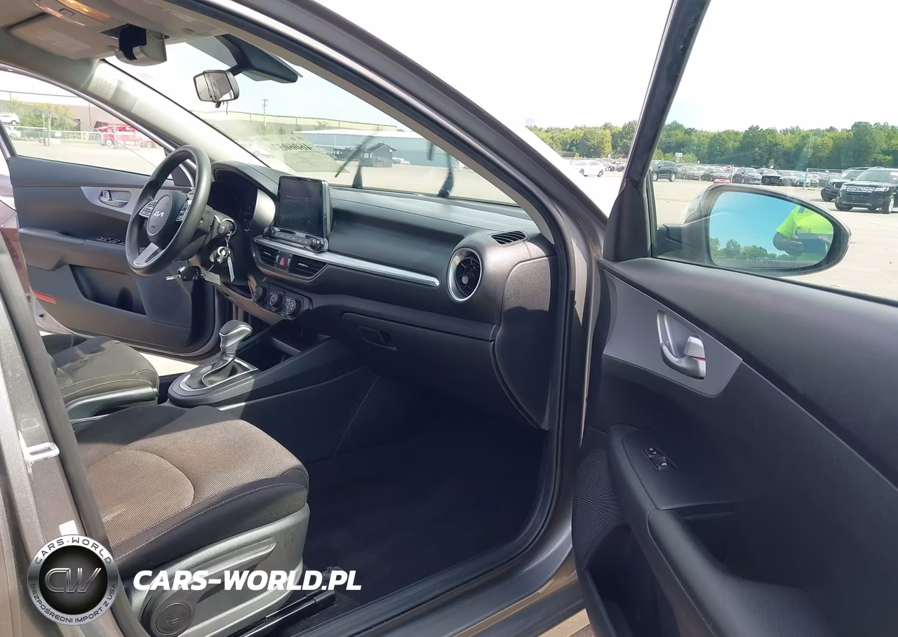2022 Kia Forte Lxs VIN:3KPF24AD5NE437066 - 5