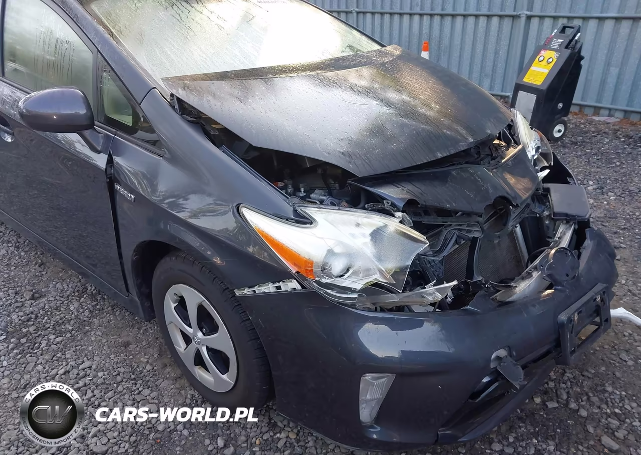 2015 Toyota Prius Two VIN:JTDKN3DU2F0453778 - 17
