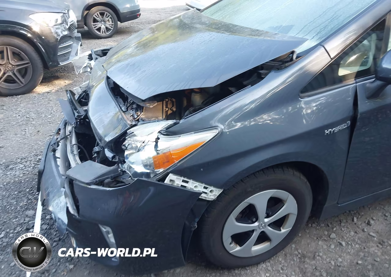 2015 Toyota Prius Two VIN:JTDKN3DU2F0453778 - 18