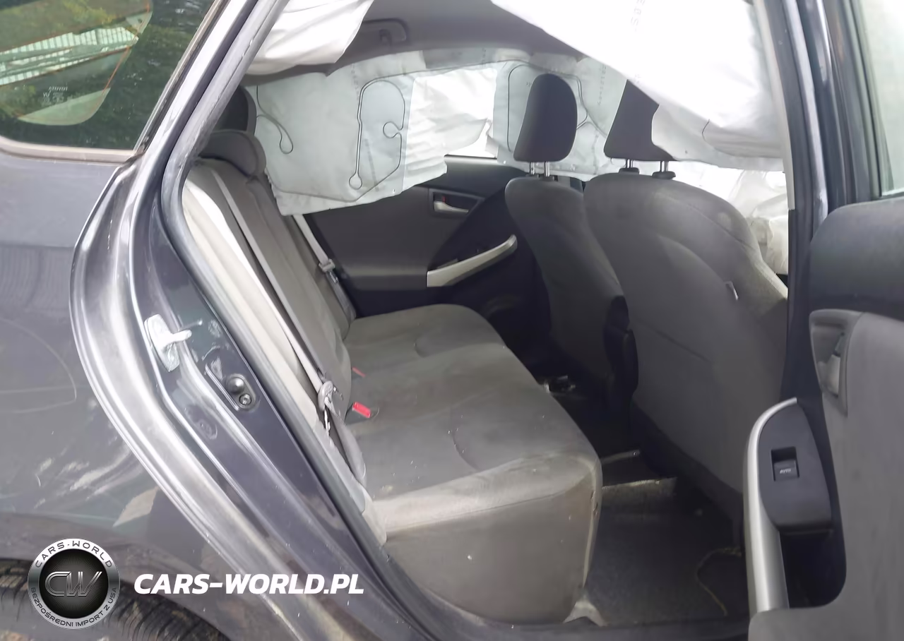2015 Toyota Prius Two VIN:JTDKN3DU2F0453778 - 8