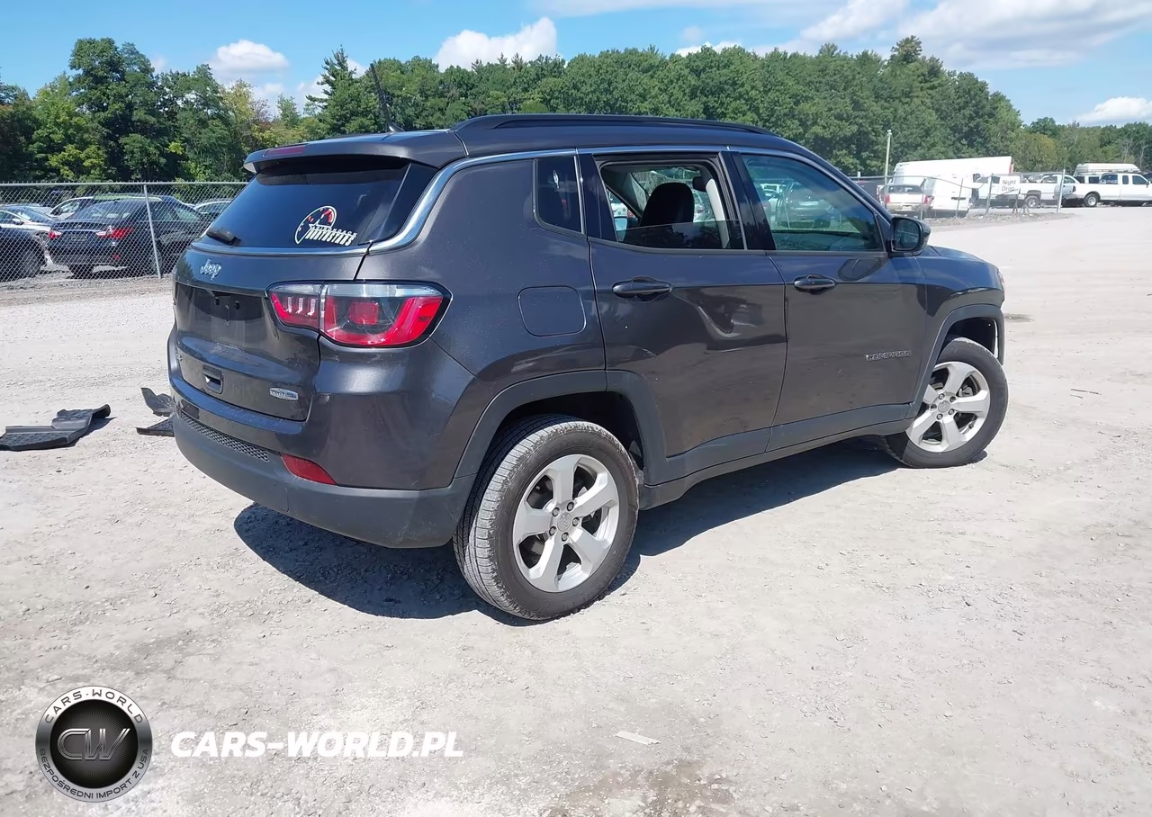 2018 Jeep Compass Latitude 4X4 VIN:3C4NJDBB6JT436509 - 4