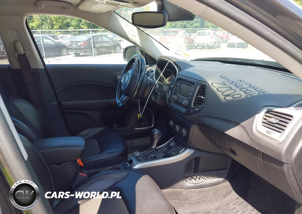 2018 Jeep Compass Latitude 4X4 VIN:3C4NJDBB6JT436509 - 5