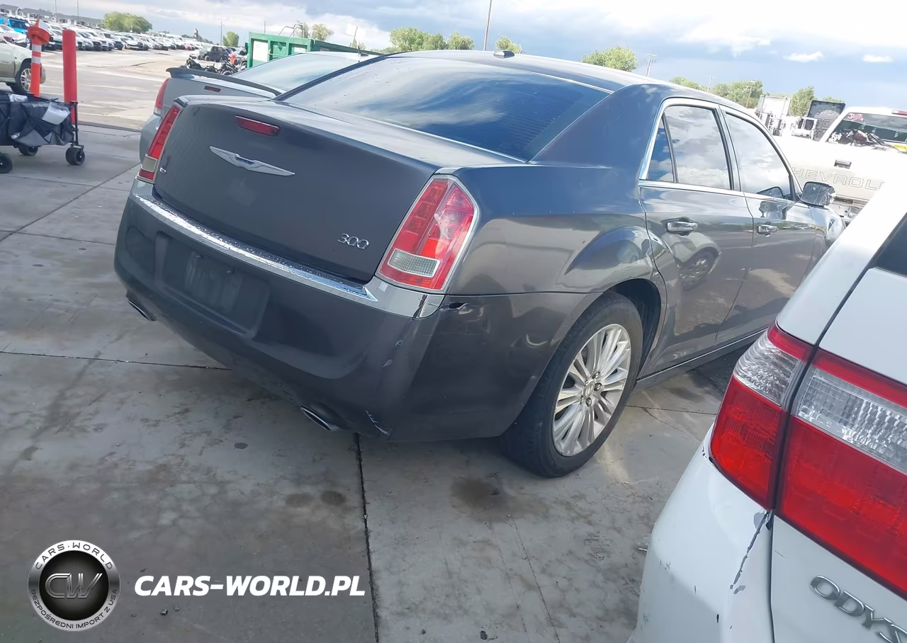 2014 Chrysler 300 VIN:2C3CCARG0EH229103 - 4
