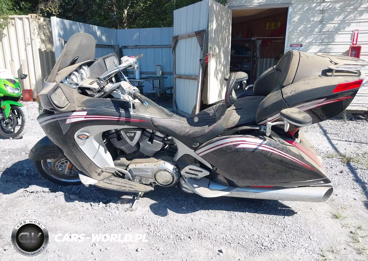 2009 Victory Motorcycles Vision Touring VIN:5VPSD36D293003679 - 13