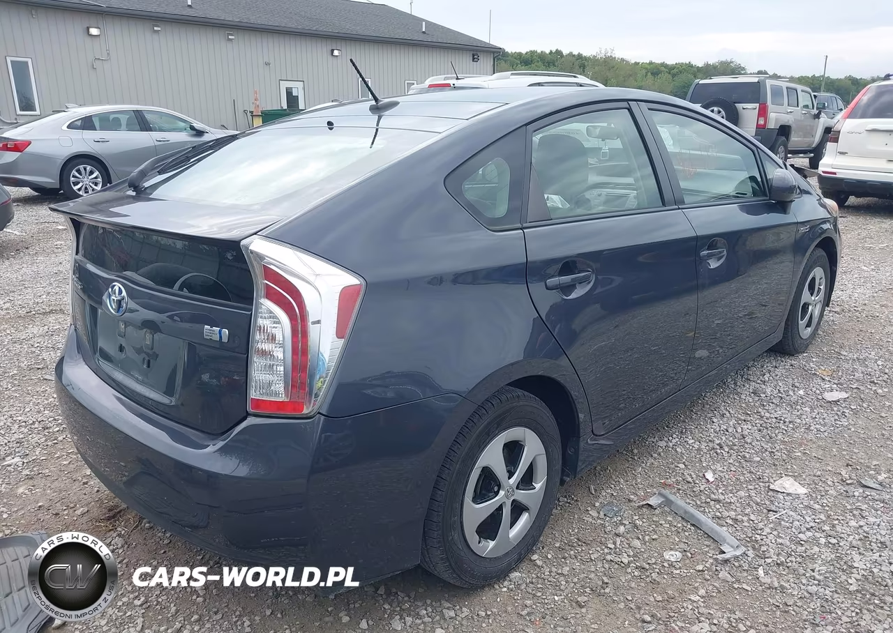 2013 Toyota Prius Three VIN:JTDKN3DU5D5594893 - 4