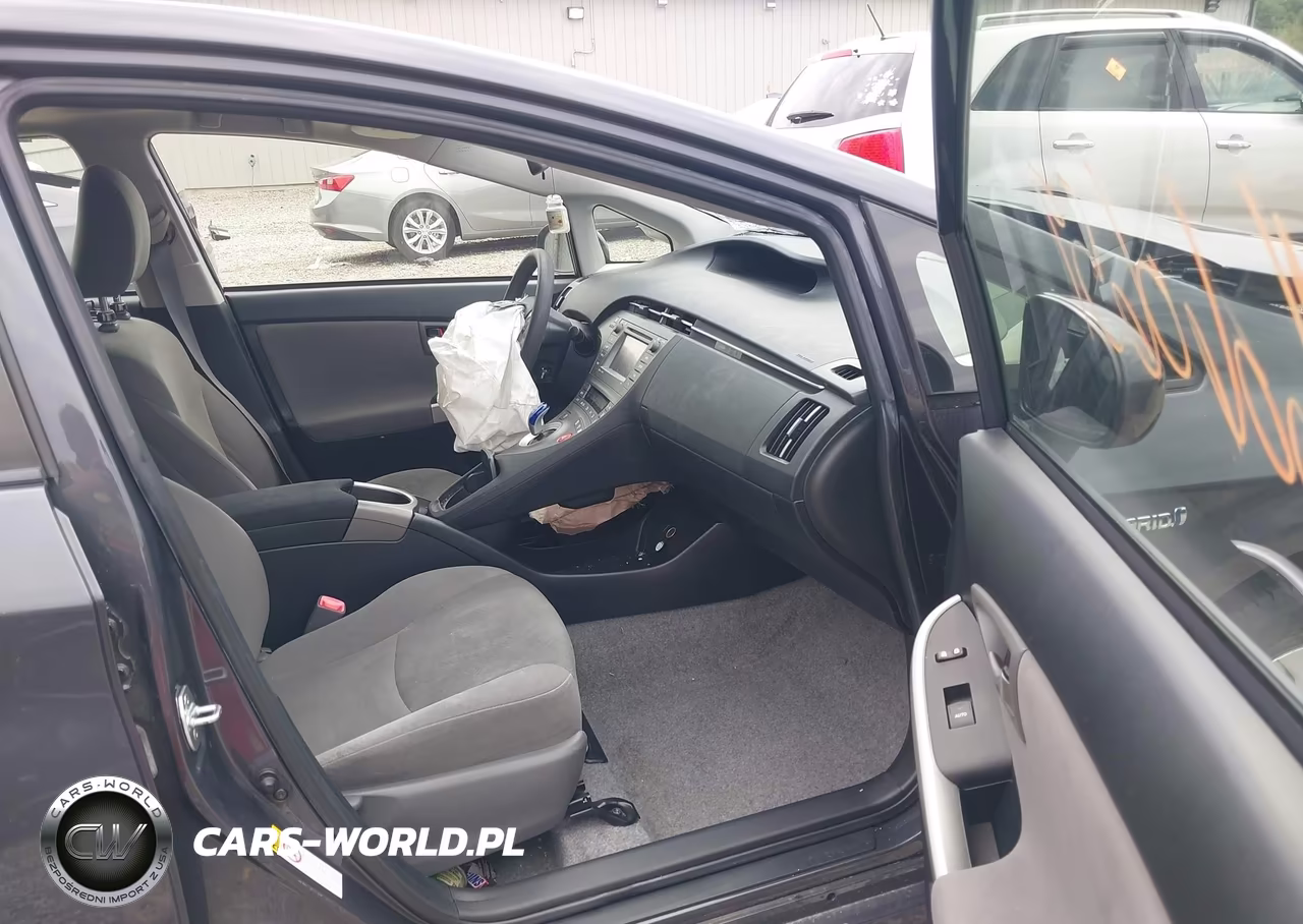 2013 Toyota Prius Three VIN:JTDKN3DU5D5594893 - 5