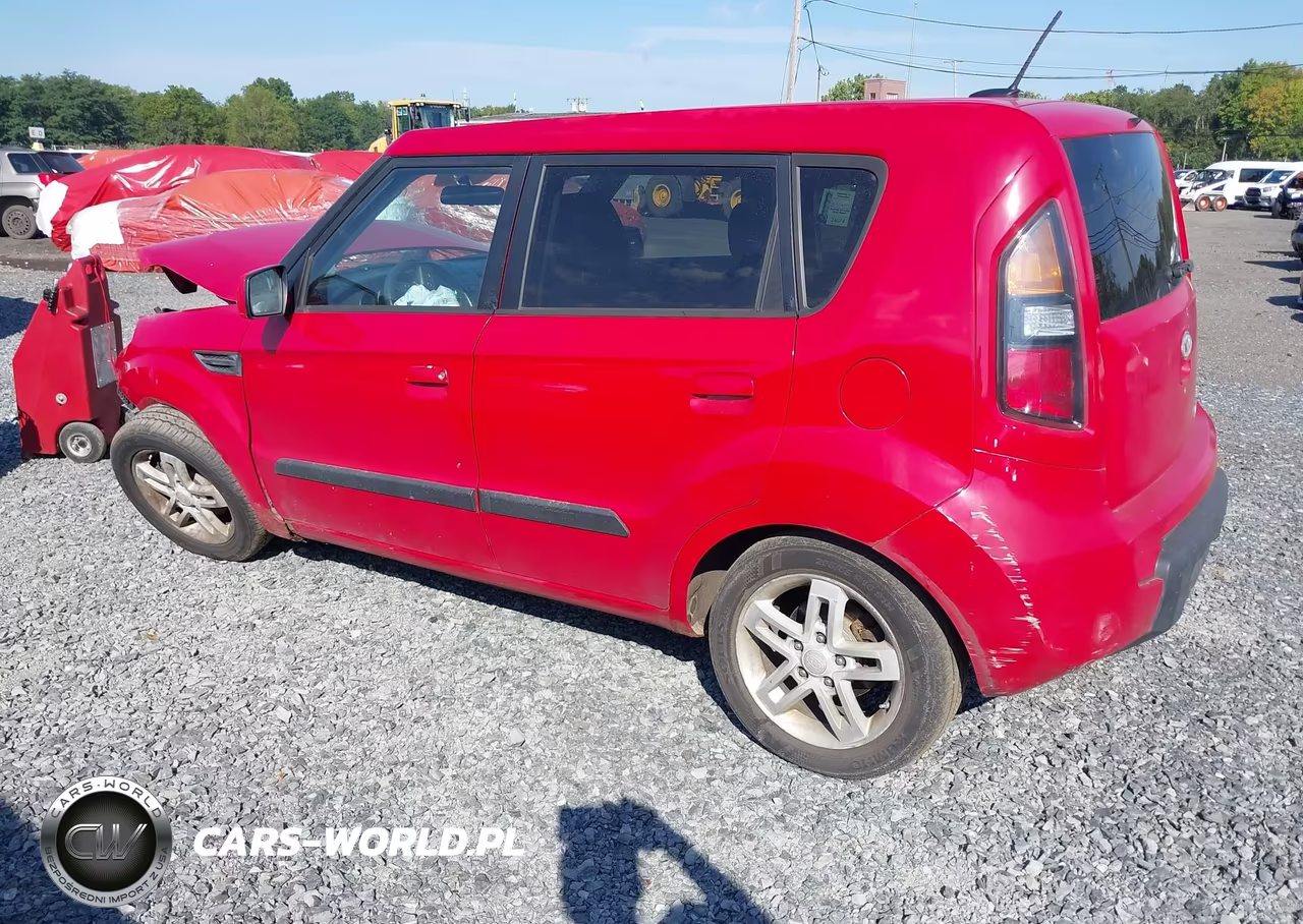 2010 Kia Soul + VIN:KNDJT2A26A7045248 - 3