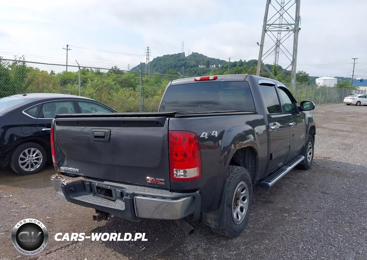 2010 GMC Sierra 1500 Sl VIN:3GTRKUEA6AG270745 - 4