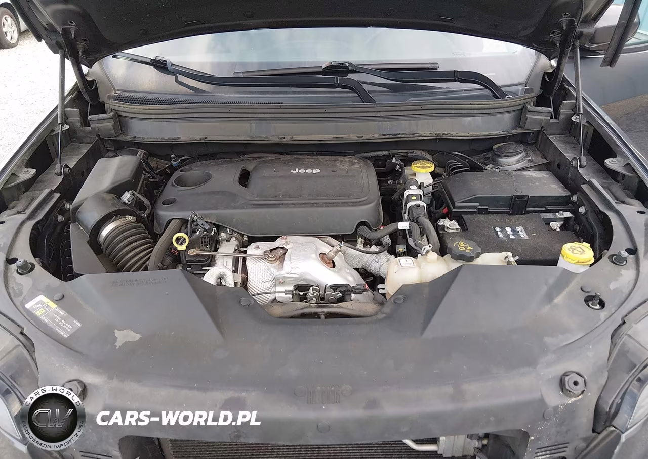 2019 Jeep Cherokee Altitude 4X4 VIN:1C4PJMLN3KD322914 - 10