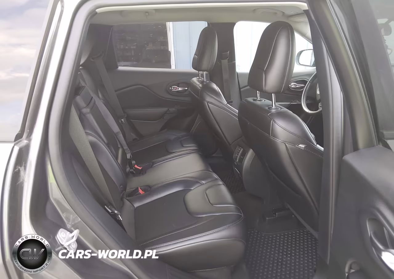 2019 Jeep Cherokee Altitude 4X4 VIN:1C4PJMLN3KD322914 - 8