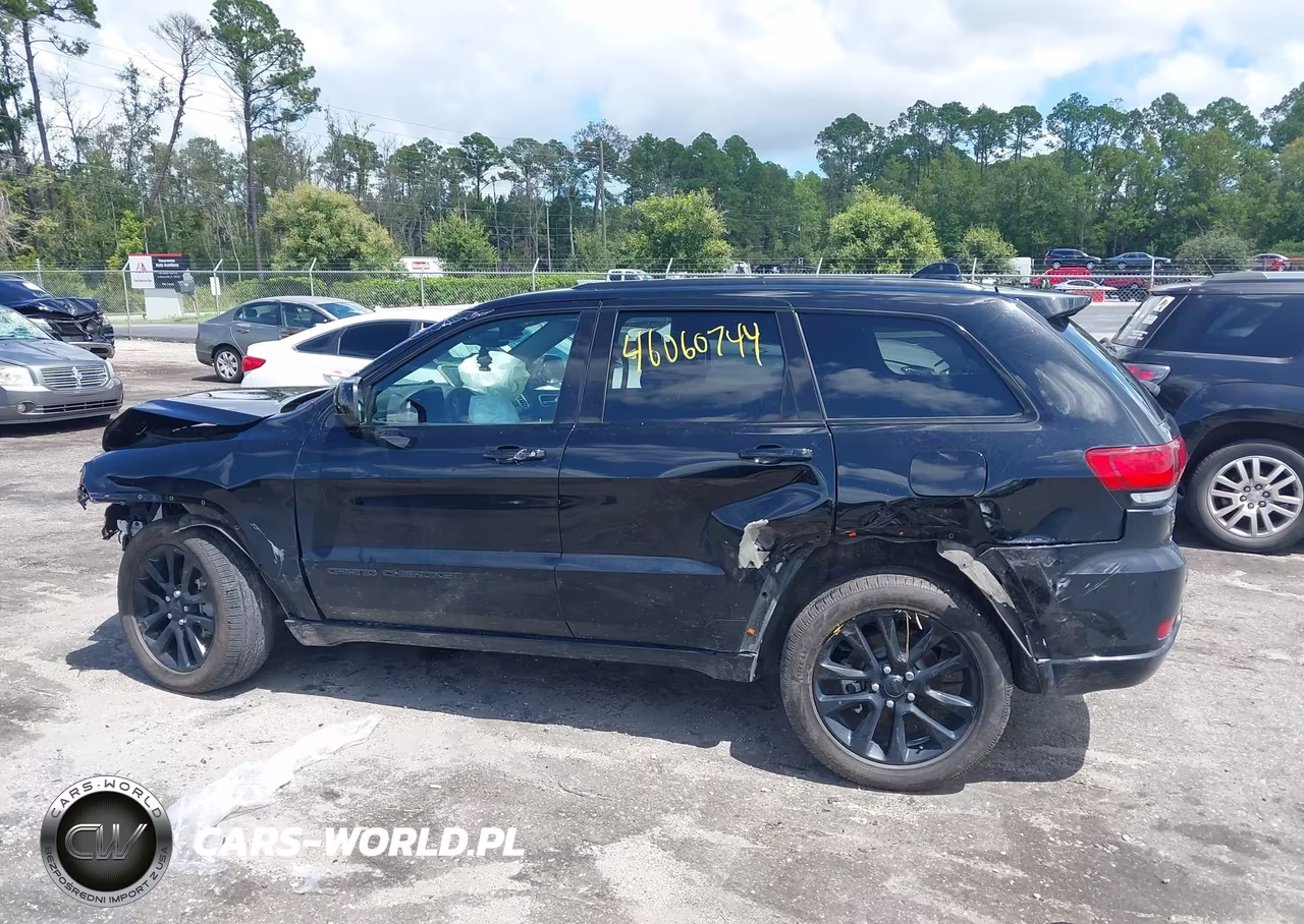 2019 Jeep Grand Cherokee Altitude 4X2 VIN:1C4RJEAG7KC572570 - 14