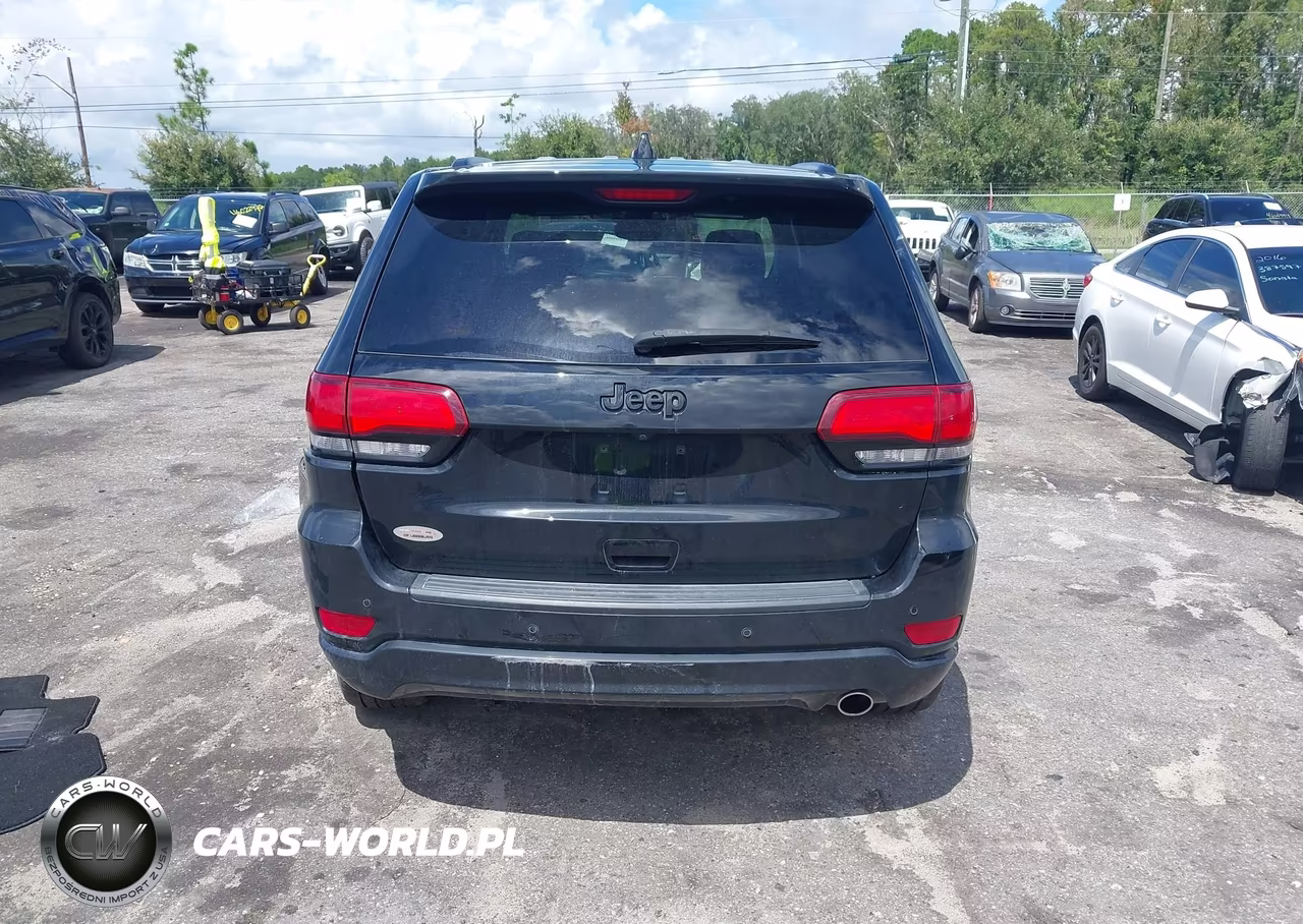 2019 Jeep Grand Cherokee Altitude 4X2 VIN:1C4RJEAG7KC572570 - 16