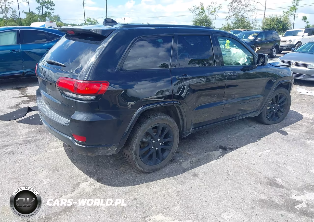 2019 Jeep Grand Cherokee Altitude 4X2 VIN:1C4RJEAG7KC572570 - 4