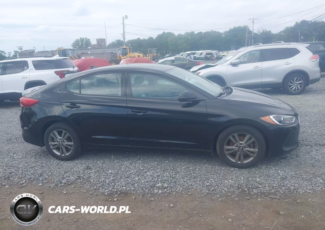 2018 Hyundai Elantra Sel VIN:5NPD84LF2JH220942 - 13