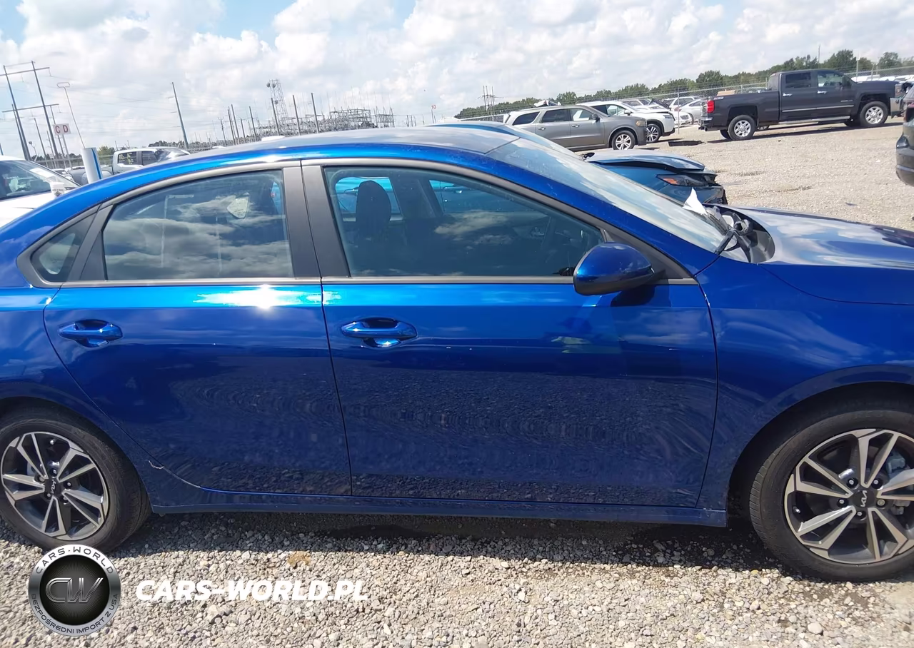 2024 Kia Forte Lxs VIN:3KPF24AD3RE807873 - 13