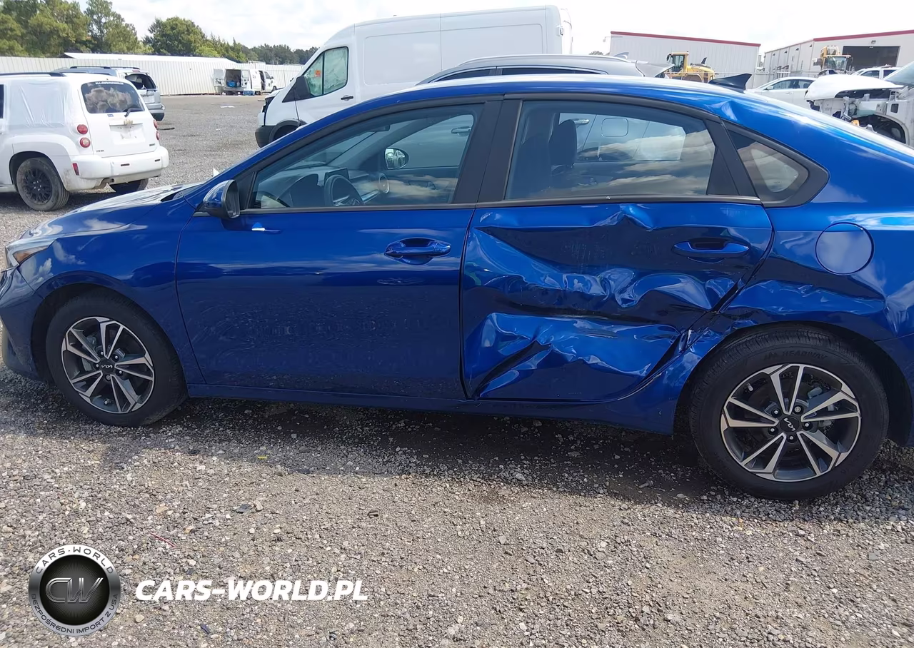 2024 Kia Forte Lxs VIN:3KPF24AD3RE807873 - 14