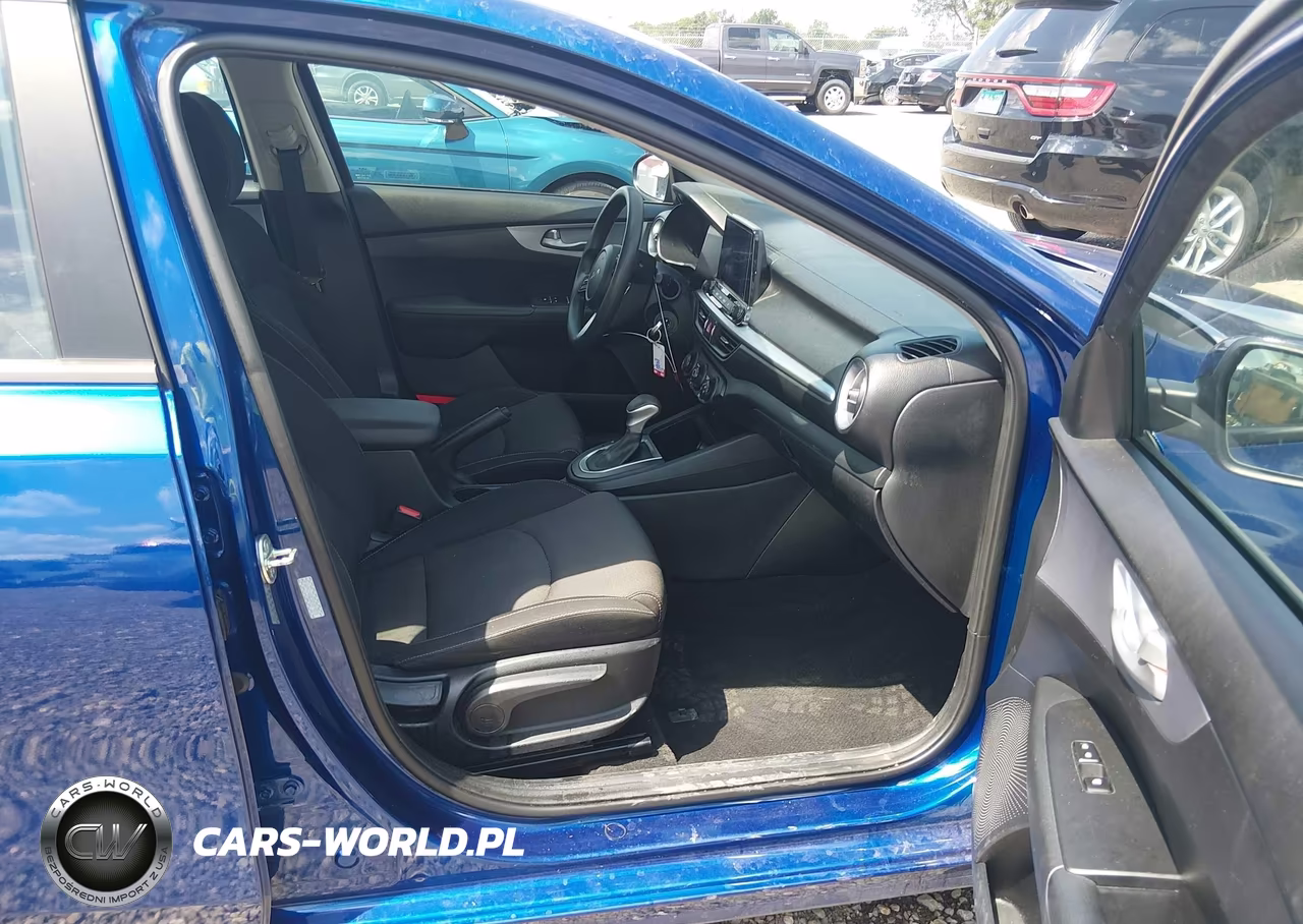 2024 Kia Forte Lxs VIN:3KPF24AD3RE807873 - 5