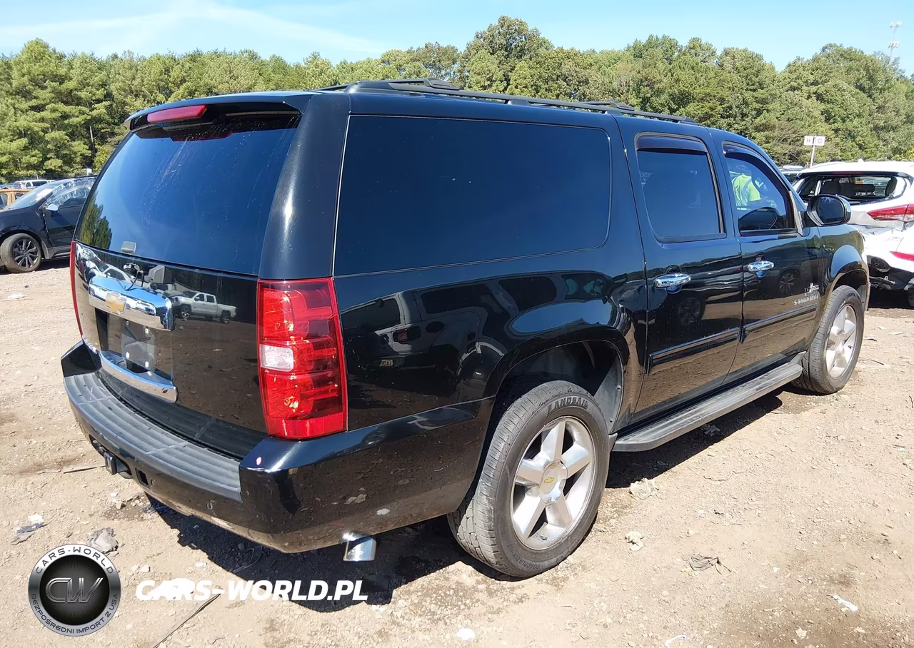 2013 Chevrolet Suburban 1500 Ls VIN:1GNSCHE02DR101105 - 4