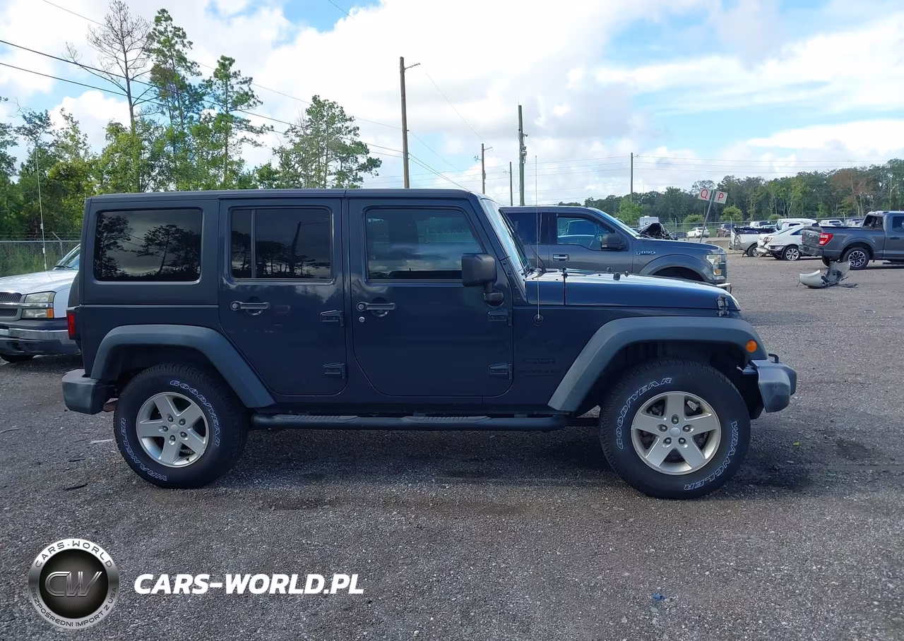 2016 Jeep Wrangler Unlimited Sport VIN:1C4BJWDG3GL258425 - 13