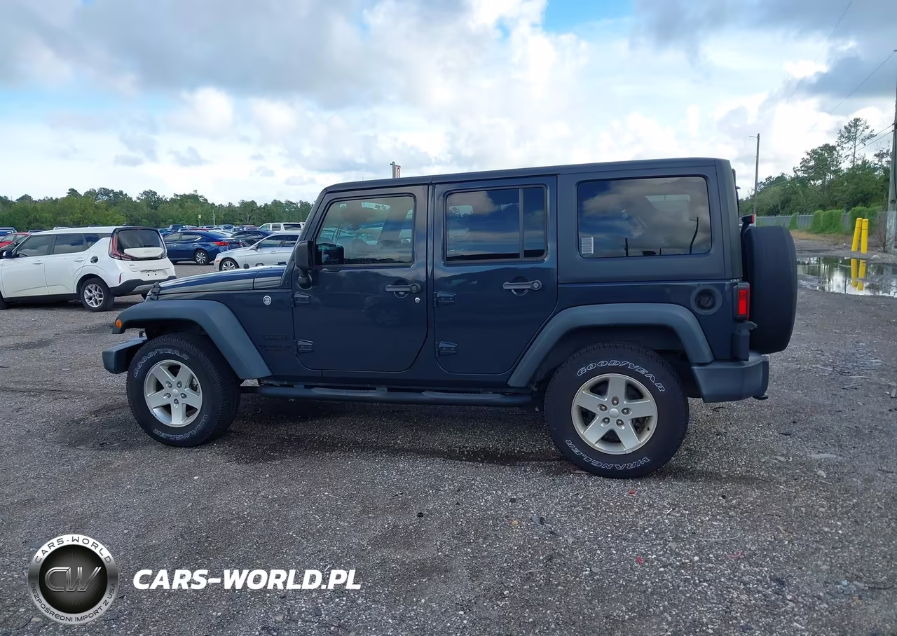 2016 Jeep Wrangler Unlimited Sport VIN:1C4BJWDG3GL258425 - 14