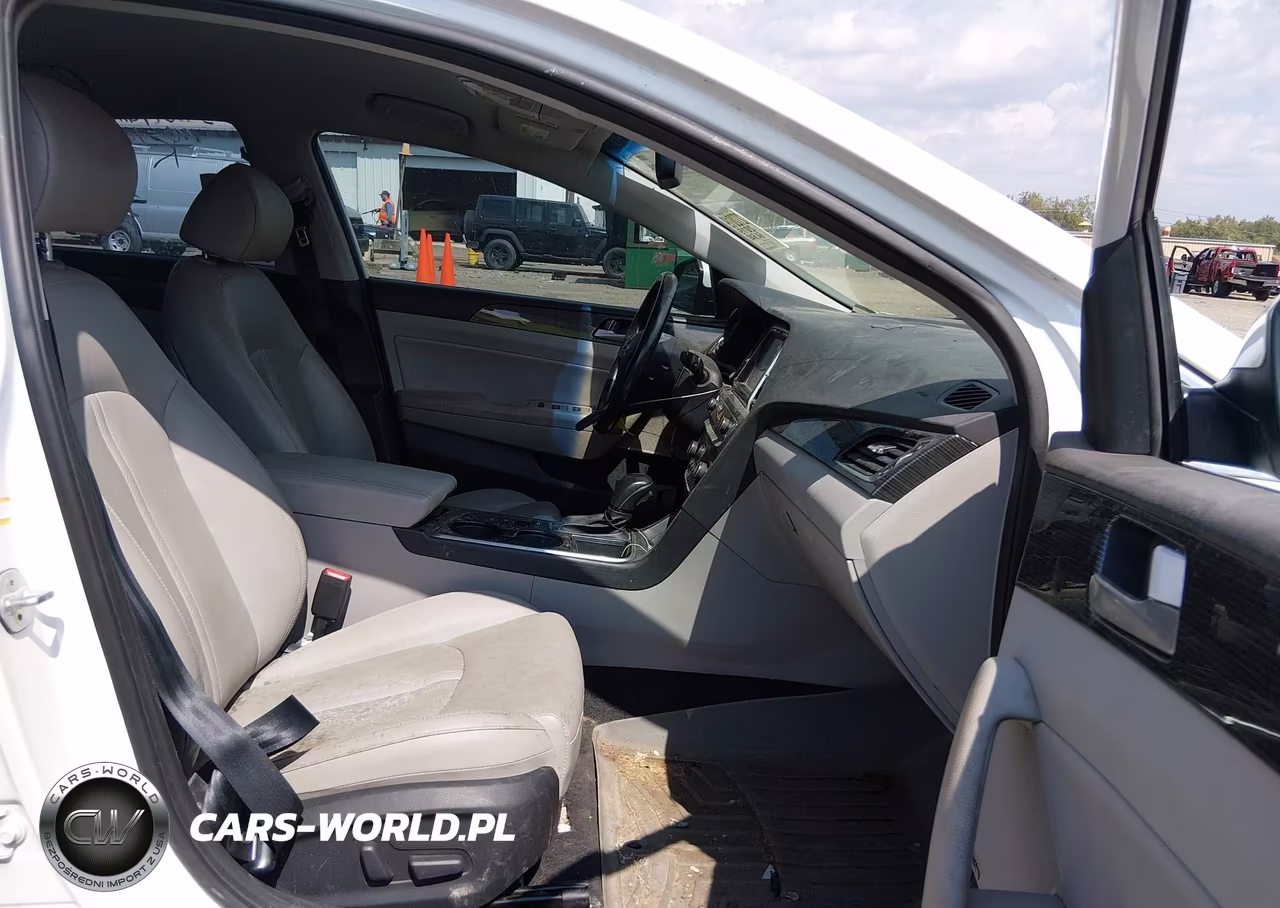 2019 Hyundai Sonata Plug-In Hybrid Limited VIN:KMHE54L26KA090307 - 5