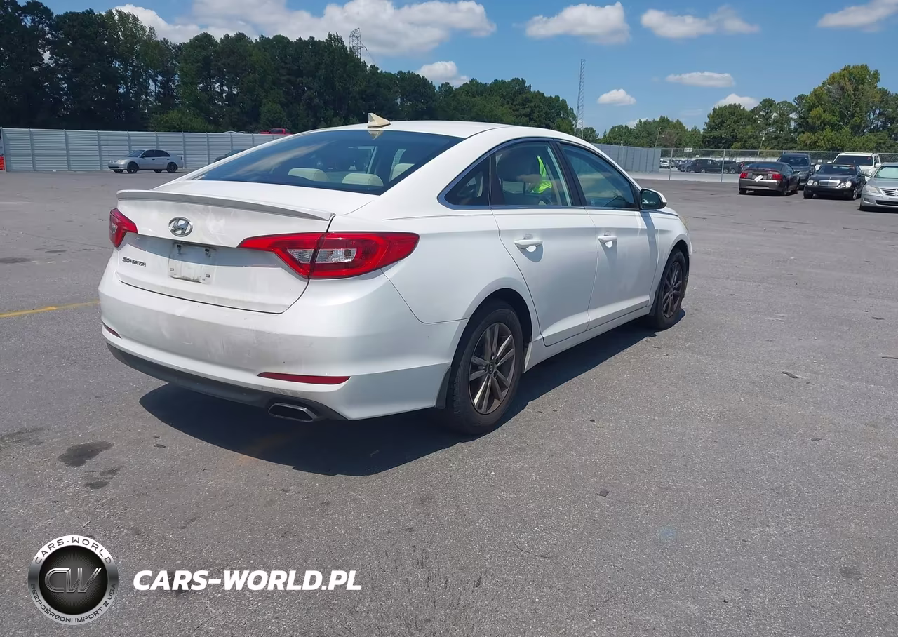 2015 Hyundai Sonata Se VIN:5NPE24AF0FH237657 - 4