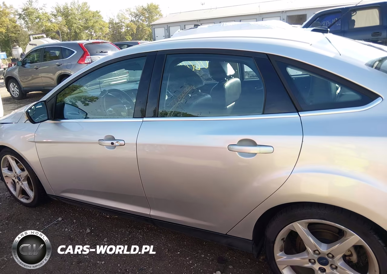 2014 Ford Focus Titanium VIN:1FADP3J26EL240616 - 14