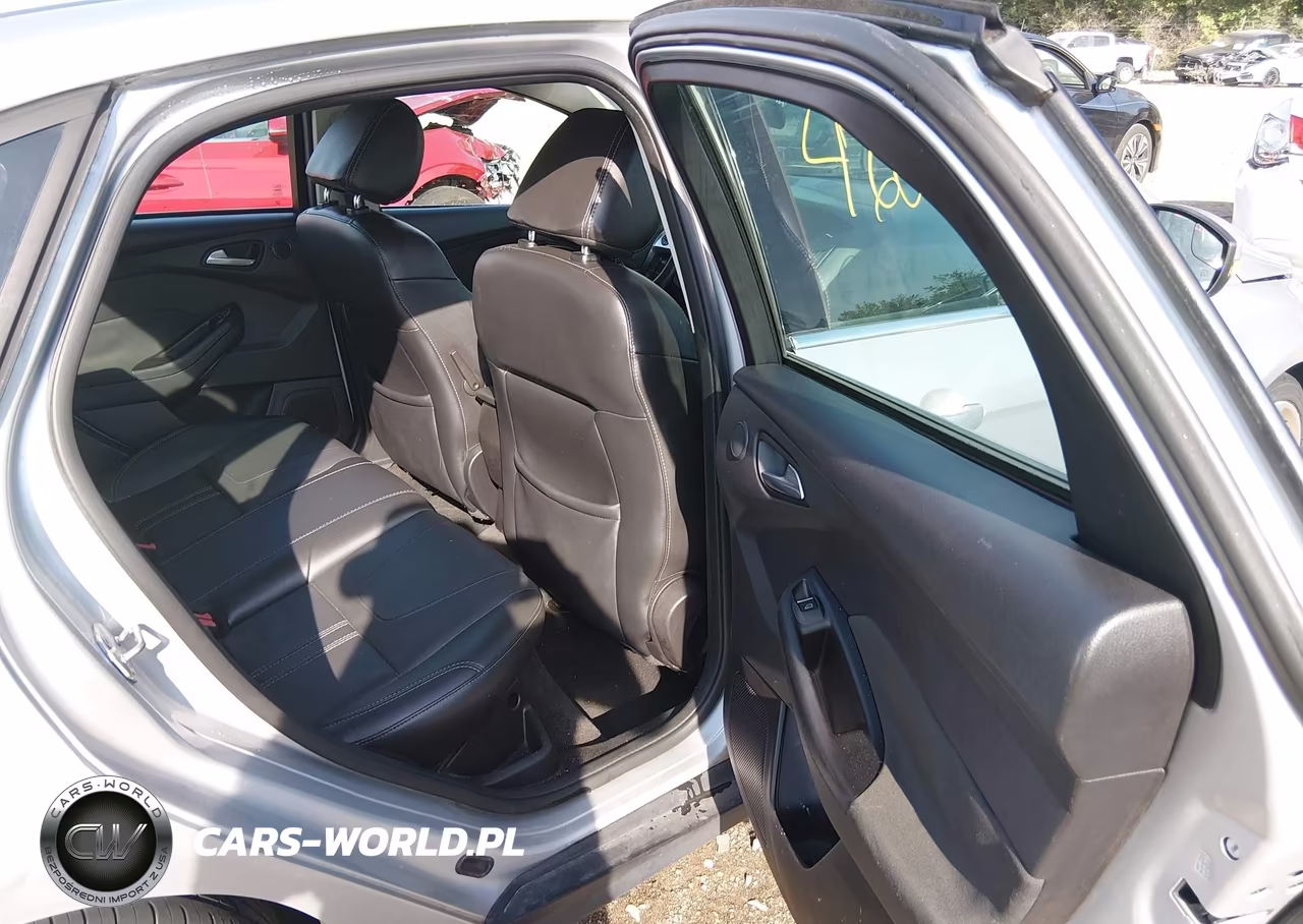 2014 Ford Focus Titanium VIN:1FADP3J26EL240616 - 8
