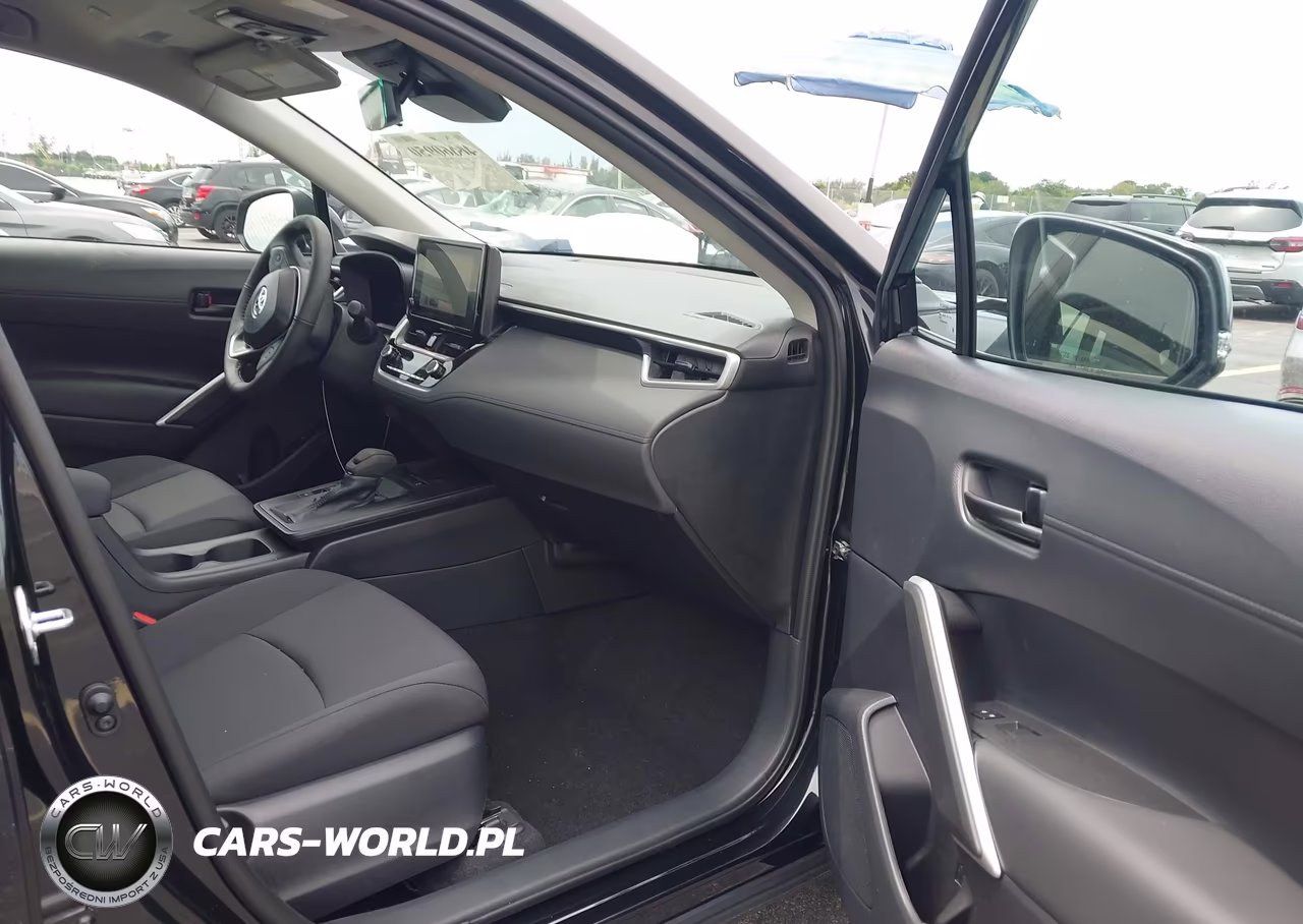 2026 Toyota Corolla Cross Le VIN:7MUCAAAG0TV207300 - 5