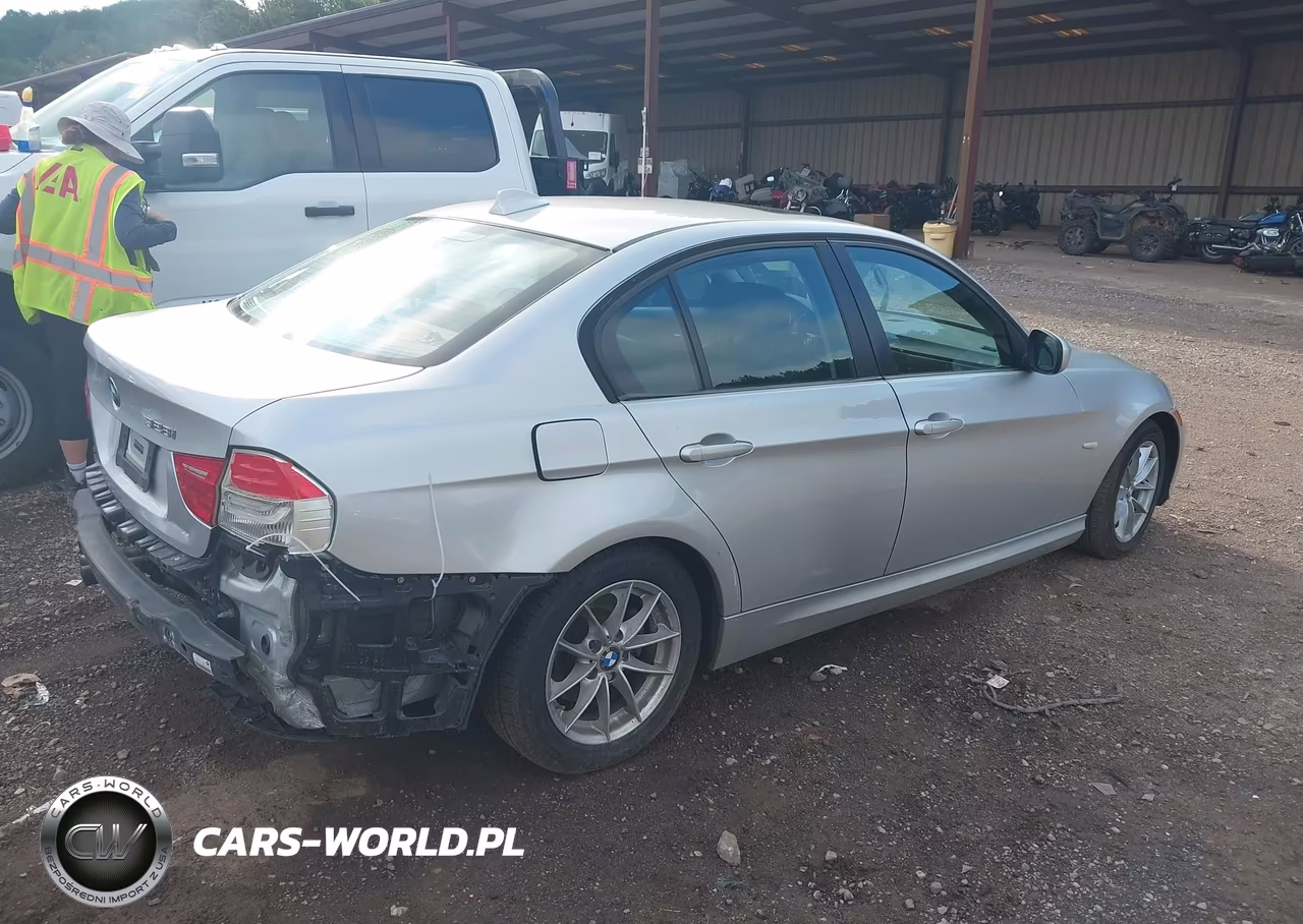 2010 BMW 328I VIN:WBAPH7G56ANM49170 - 4