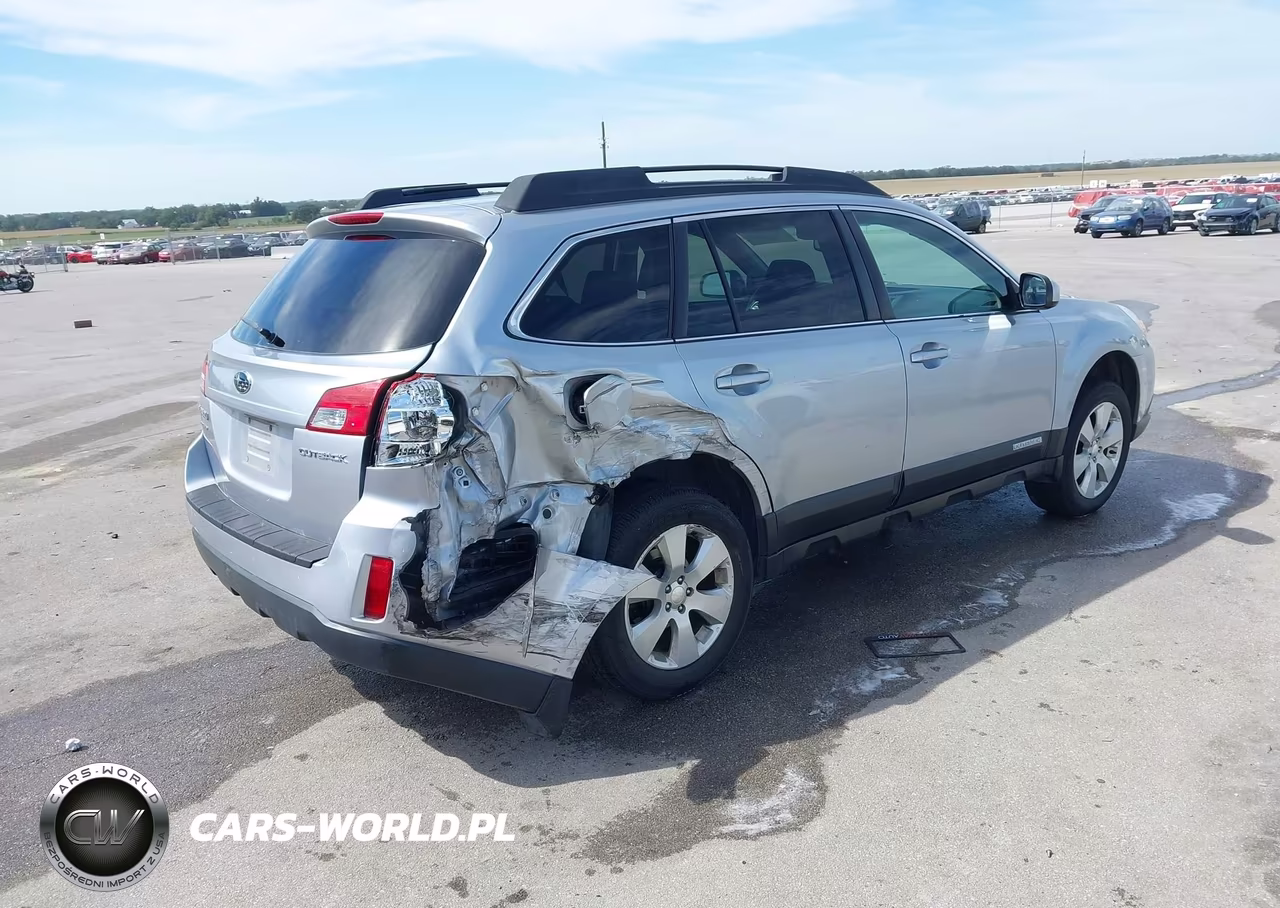 2012 Subaru Outback 2.5I Premium VIN:4S4BRCCCXC3209038 - 4