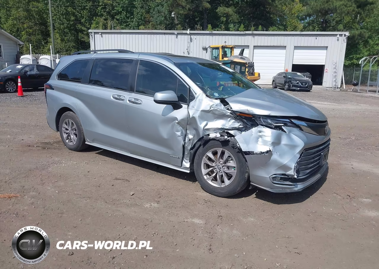 2021 Toyota Sienna Xle