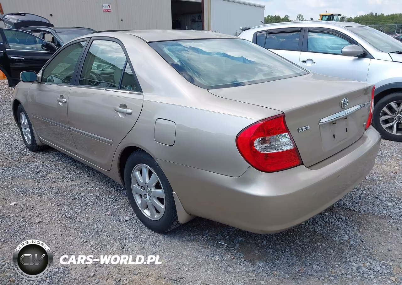 2002 Toyota Camry Xle V6 VIN:JTDBF32K420021864 - 3
