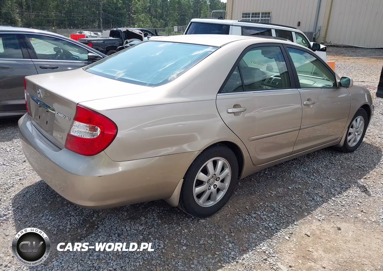 2002 Toyota Camry Xle V6 VIN:JTDBF32K420021864 - 4