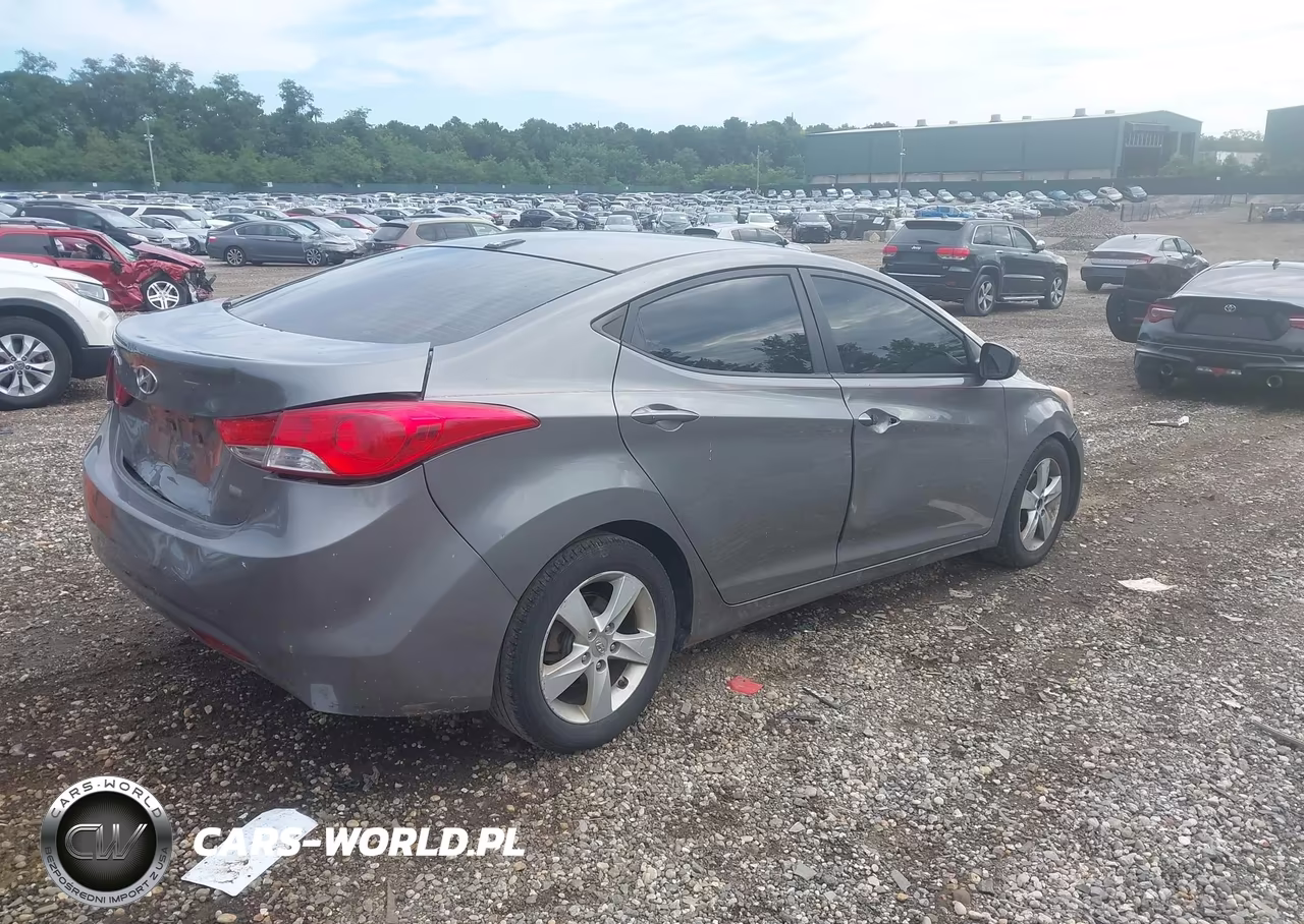 2013 Hyundai Elantra Gls VIN:5NPDH4AE3DH208314 - 4