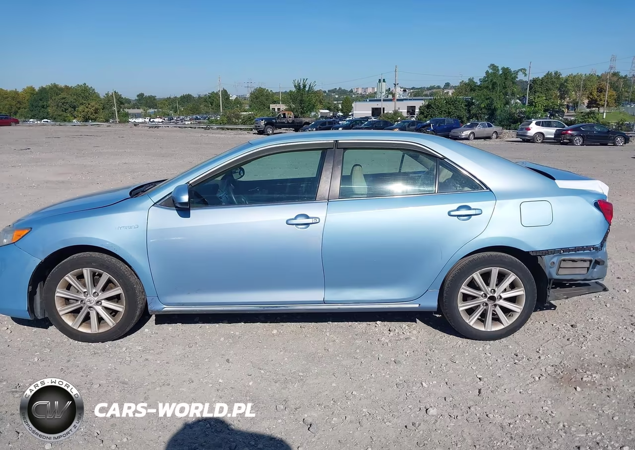 2013 Toyota Camry Hybrid Le VIN:4T1BD1FK3DU067374 - 14