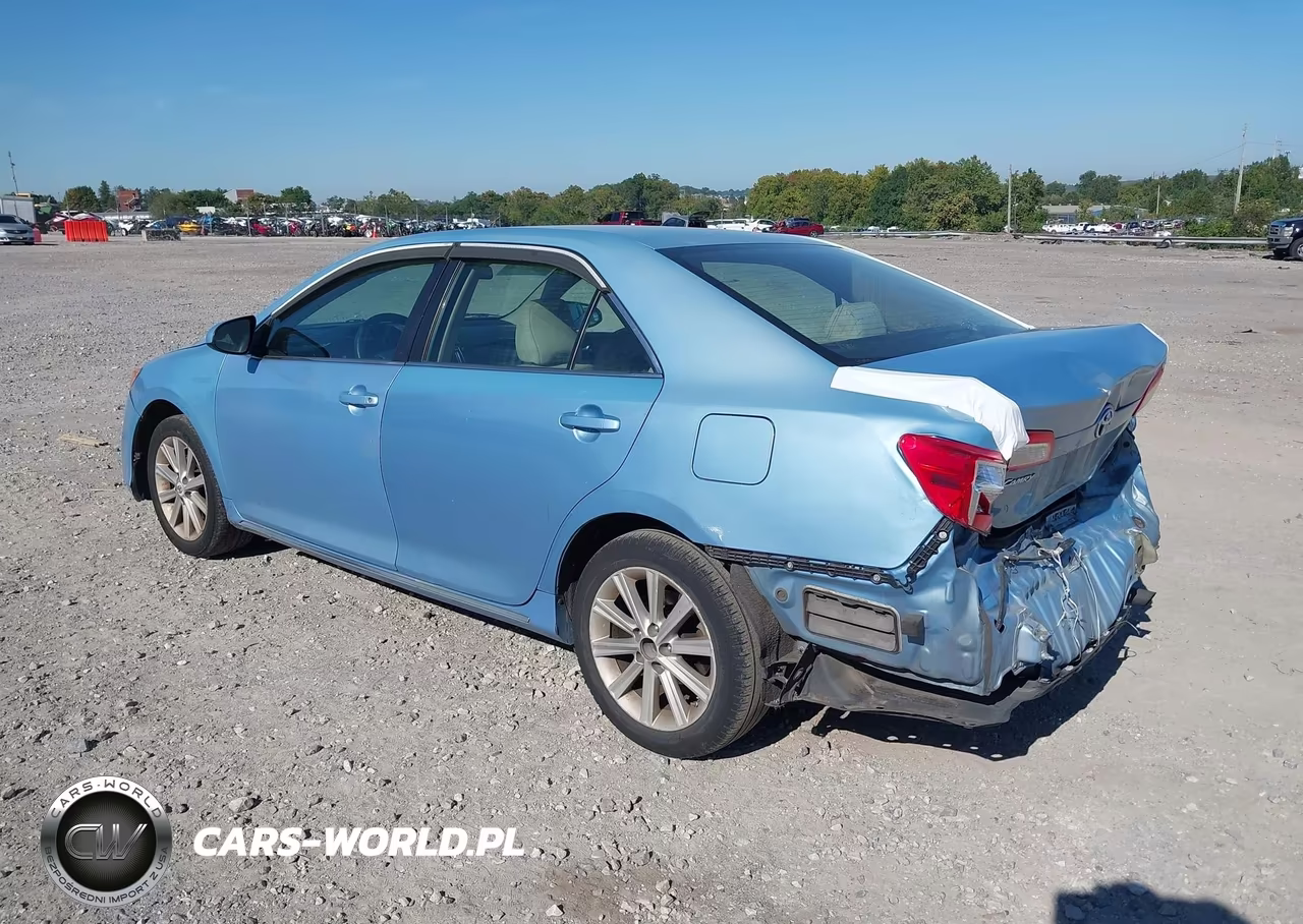2013 Toyota Camry Hybrid Le VIN:4T1BD1FK3DU067374 - 3