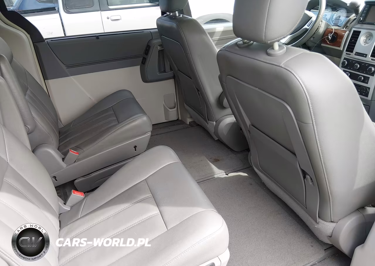 2008 Chrysler Town & Country Touring VIN:2A8HR54P28R841471 - 8