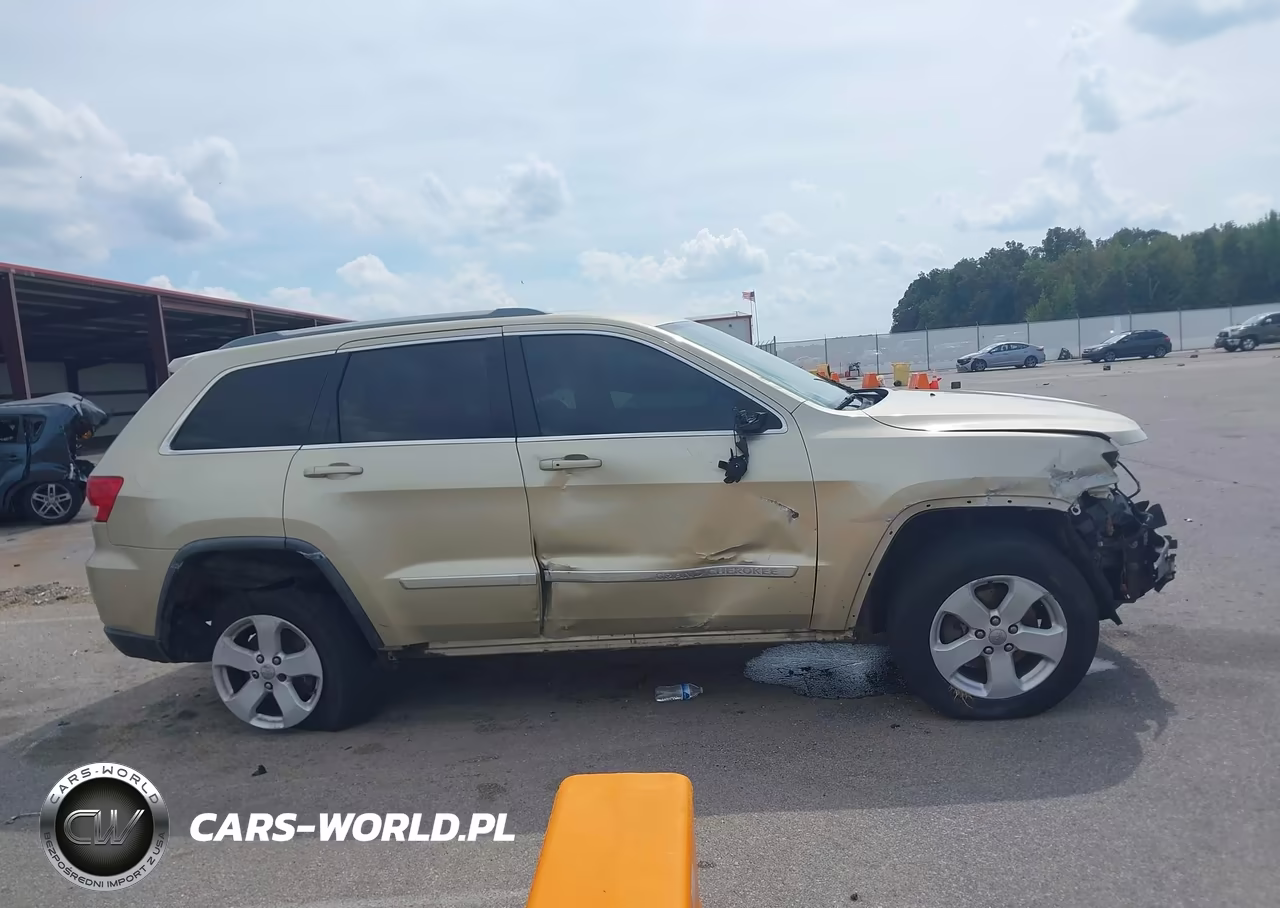 2011 Jeep Grand Cherokee Laredo VIN:1J4RR4GG7BC557863 - 14
