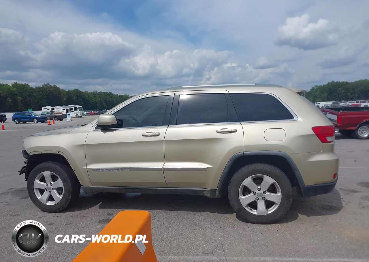 2011 Jeep Grand Cherokee Laredo VIN:1J4RR4GG7BC557863 - 15