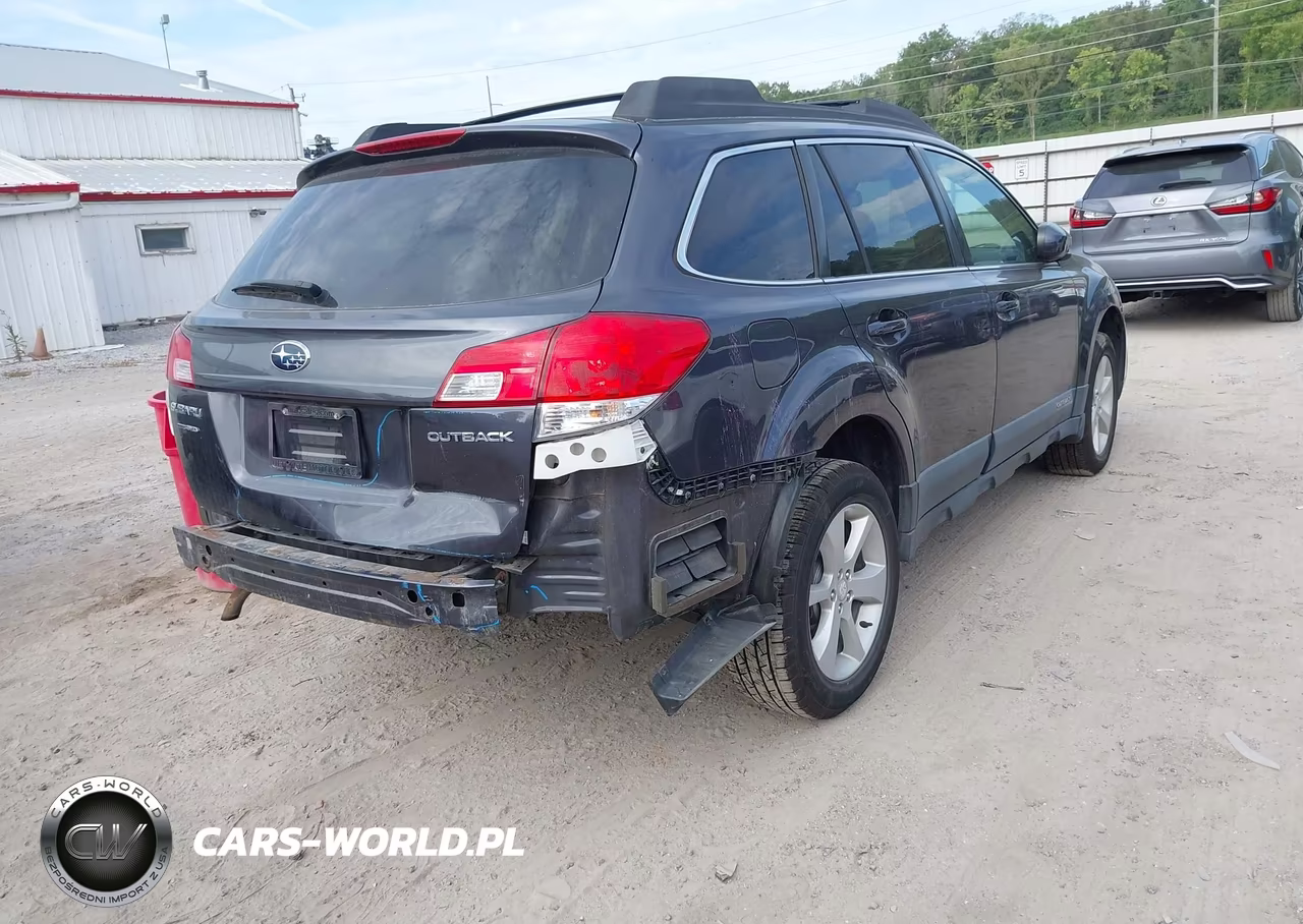 2013 Subaru Outback 2.5I Premium VIN:4S4BRCCC8D3255436 - 4