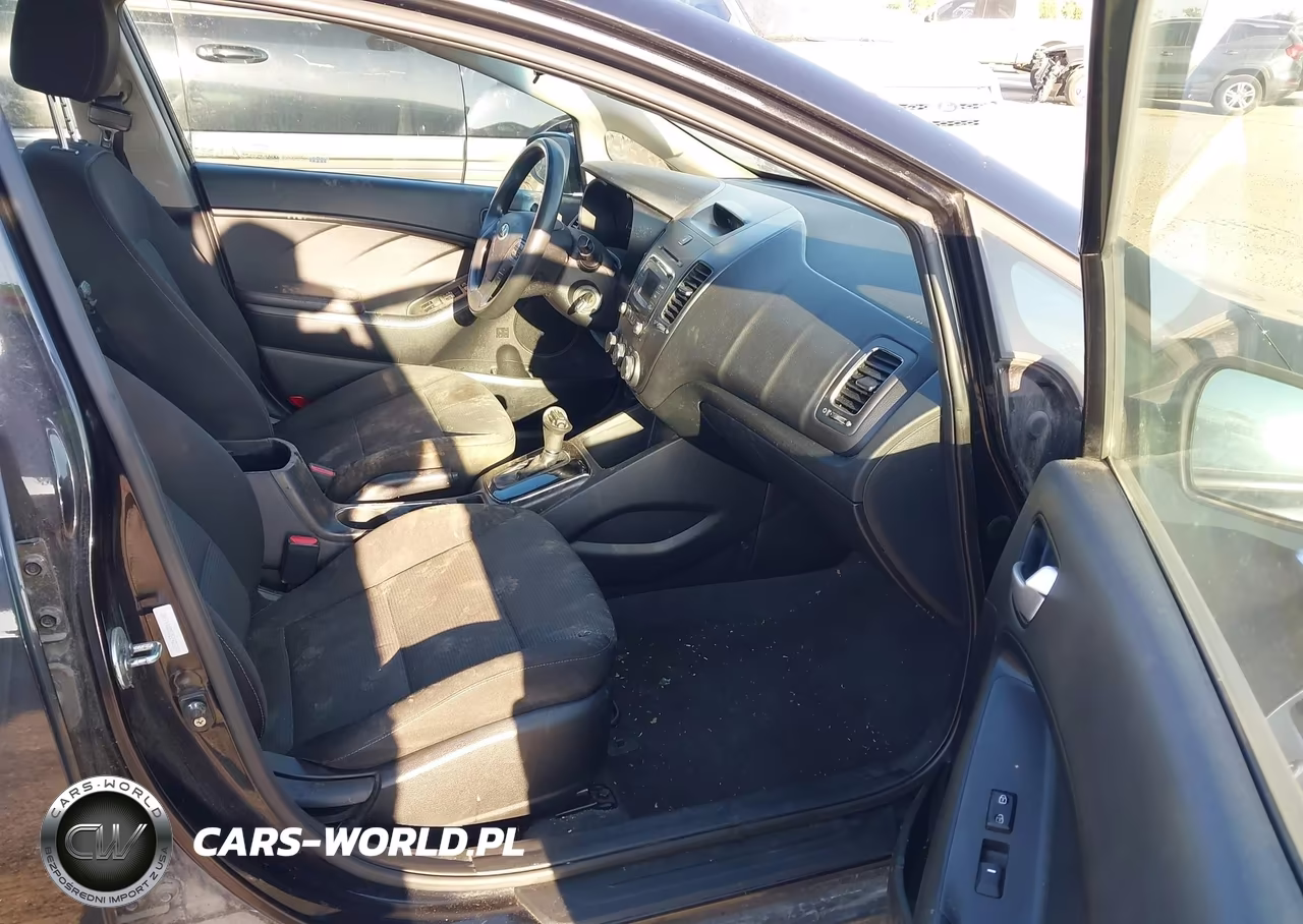 2018 Kia Forte Lx VIN:3KPFK4A78JE192879 - 5